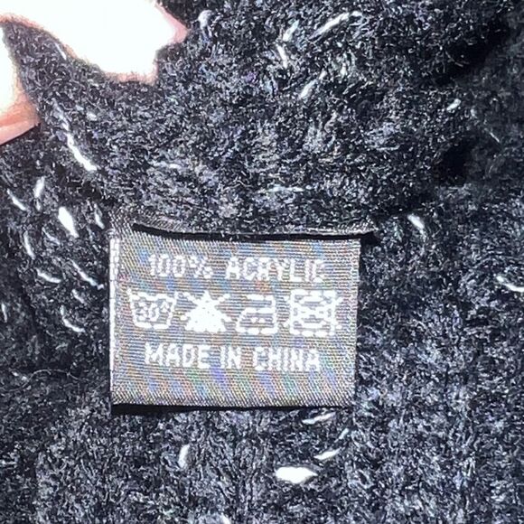 Robin Ruth San Francisco Cable Knit Ribbed Beanie Hat Faux Fur Pom One Size NWT - Picture 4 of 5